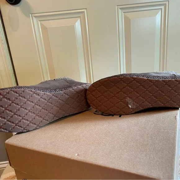 UGG Lyza Dark Brown Boots - Picture 5 of 6